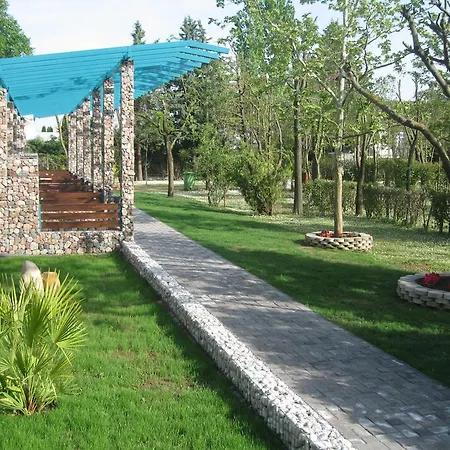 非洛克萨尼亚酒店 3*