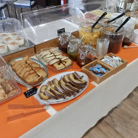 非洛克萨尼亚酒店 3*